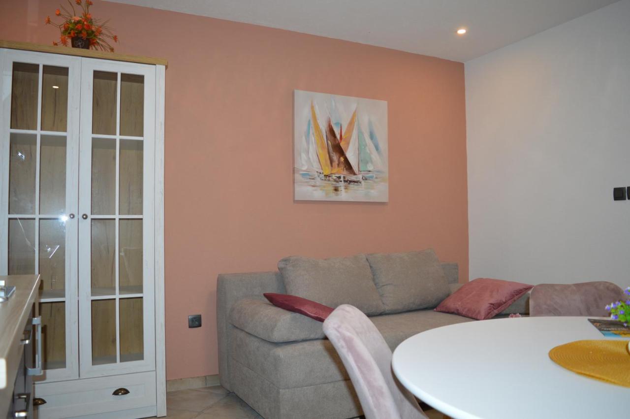 Luka Biograd -